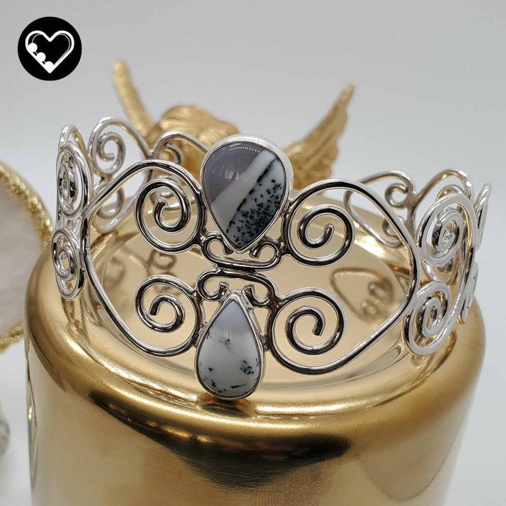 Bracelet with drop shape and agate stone